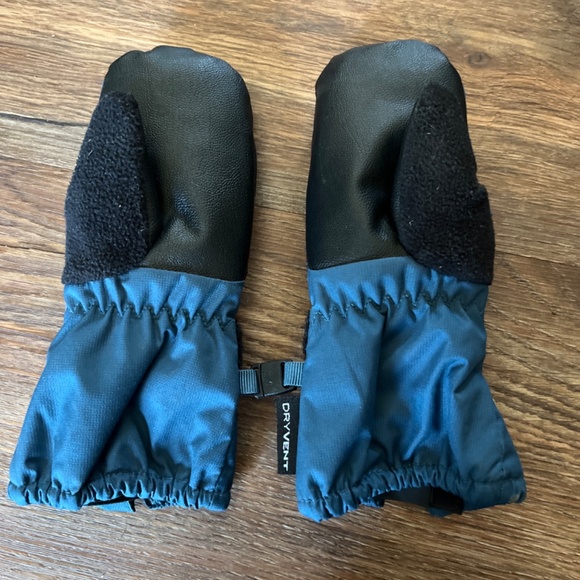 Toddler north face mitts - Picture 4 of 4